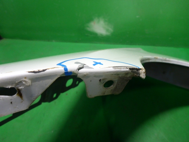 Крыло переднее левое