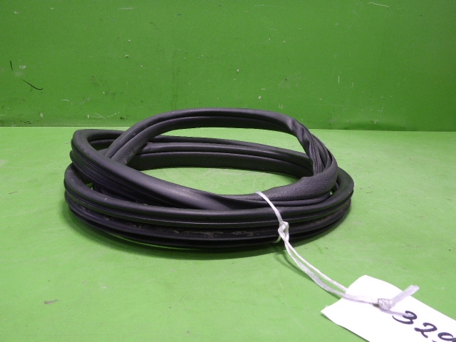 Уплотнитель двери