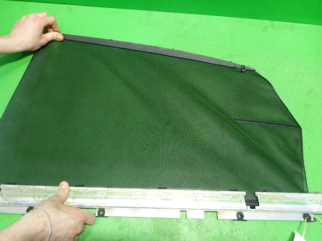 Шторка багажника