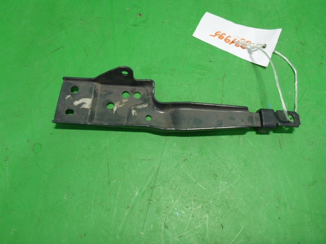 Петля капота правая