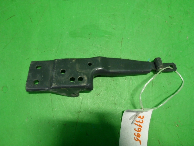 Петля капота правая