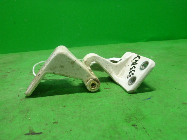 Петля двери