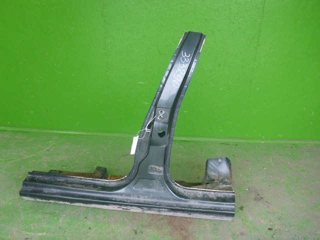 Порог со стойкой левый