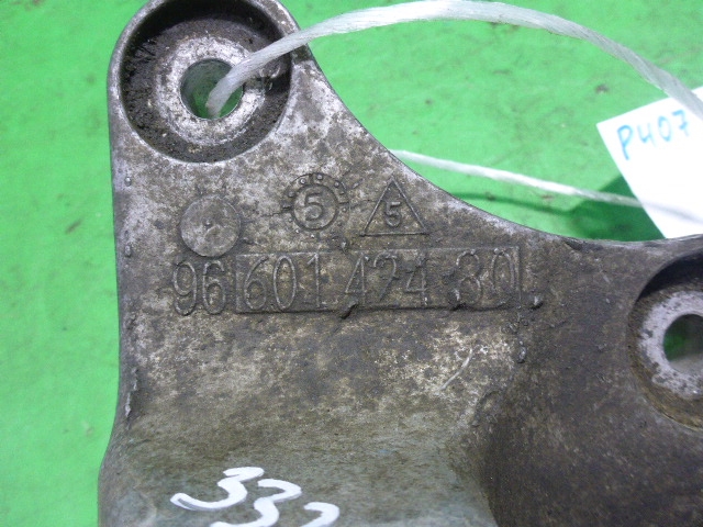Кронштейн КПП левый