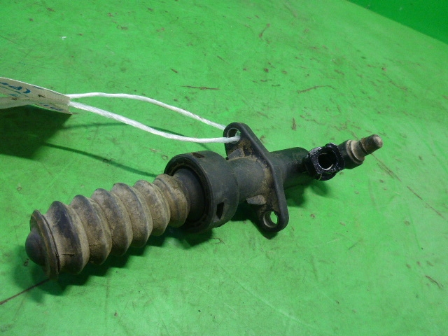 Цилиндр сцепления рабочий