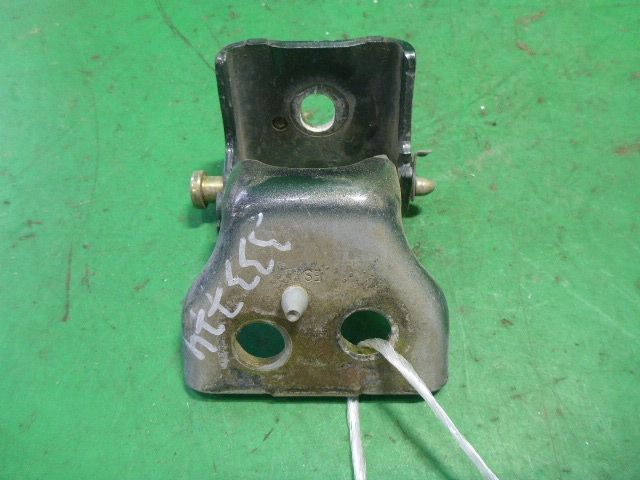 Петля двери передней правой верхняя