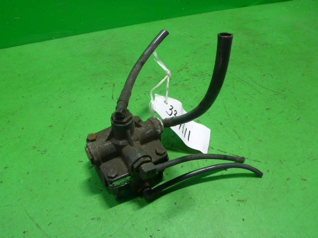 Клапан ускорительный