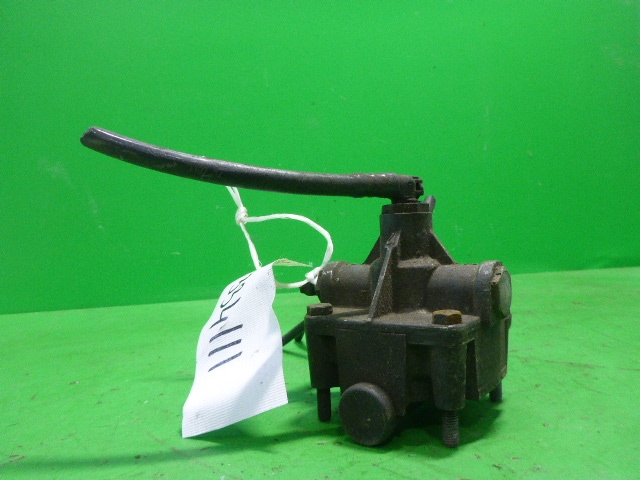 Клапан ускорительный