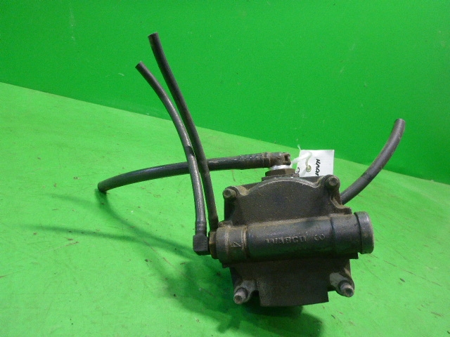 Клапан ускорительный