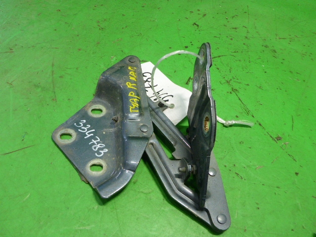 Петля капота правая