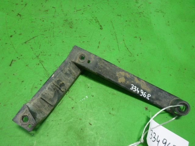 Кронштейн заднего бампера правый