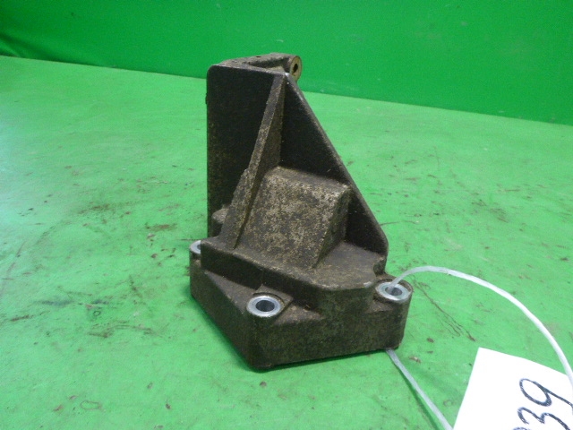 Кронштейн ГУР