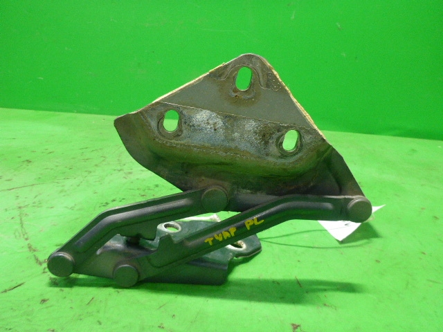 Петля капота левая