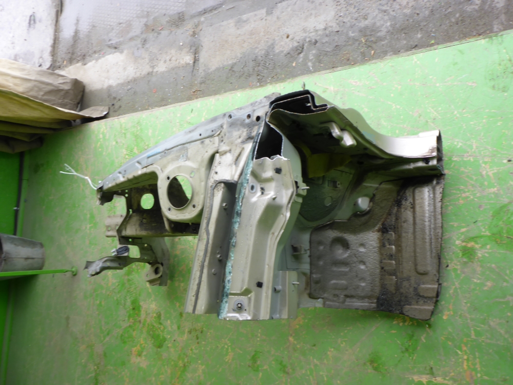 Лонжерон передний правый