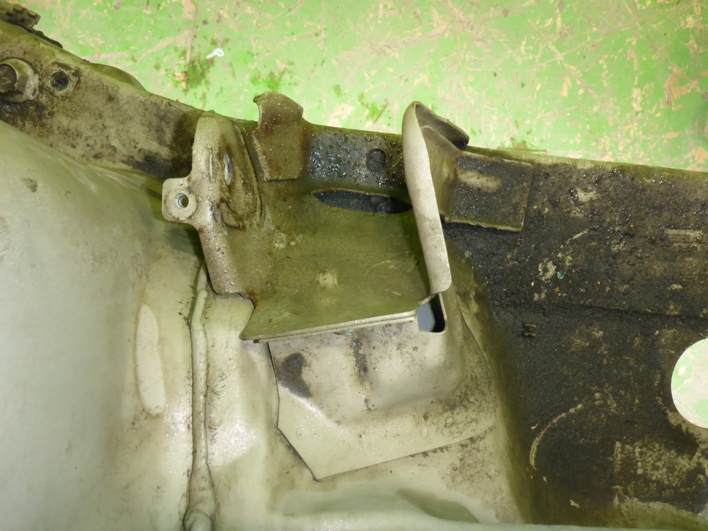 Лонжерон передний правый