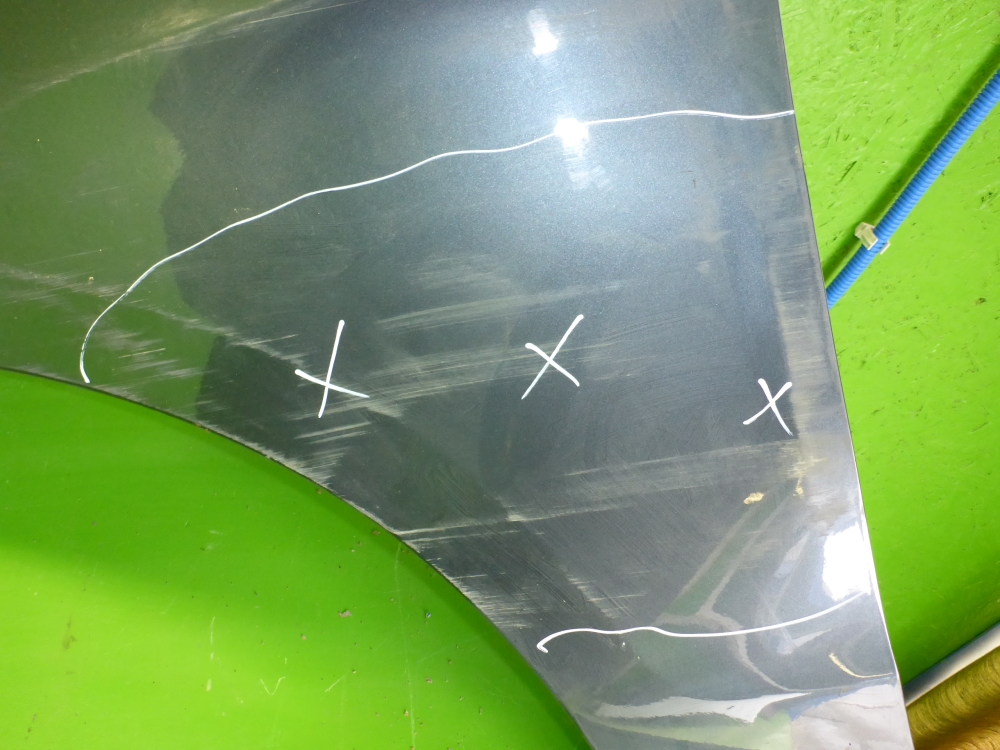 Крыло переднее левое