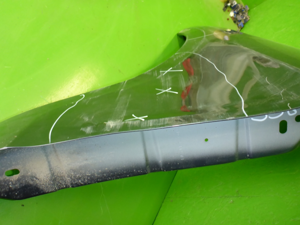 Крыло переднее левое