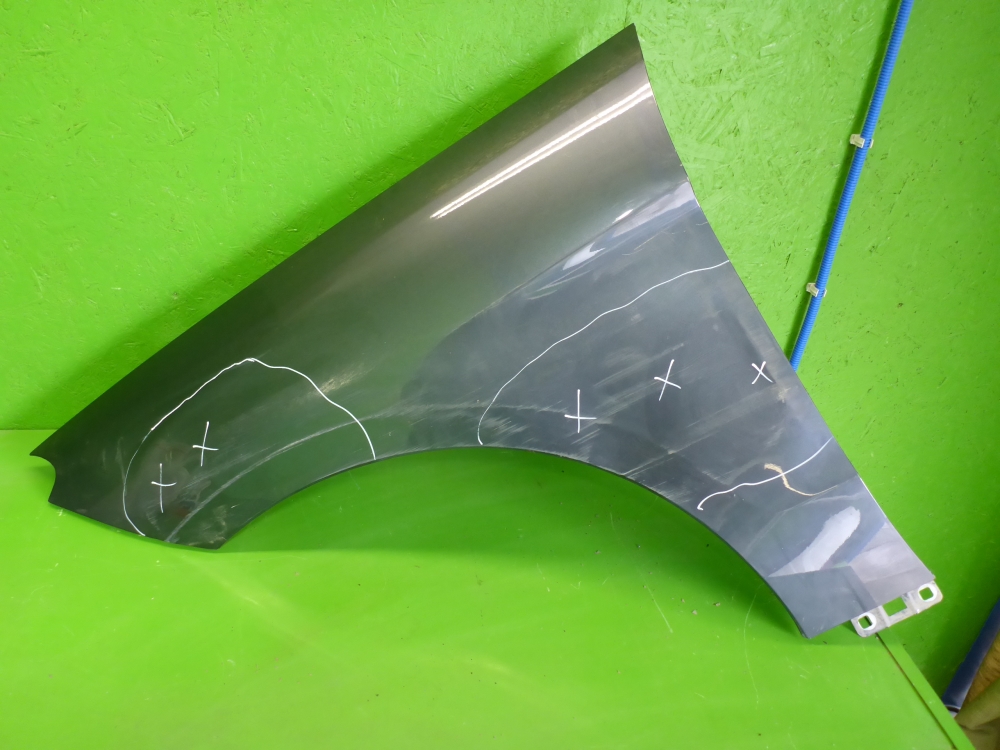 Крыло переднее левое