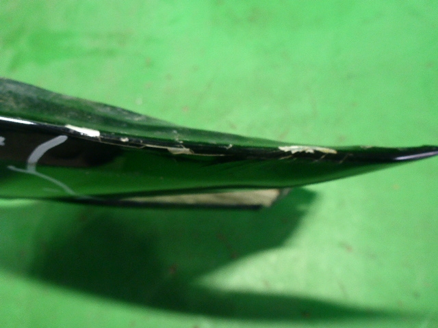 Крыло переднее правое