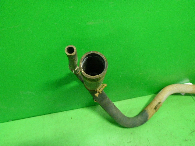 Горловина топливного бака