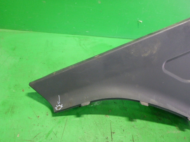 Накладка переднего крыла левого