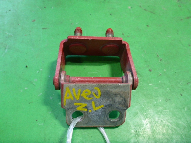 Петля двери багажника