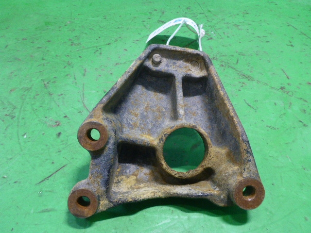 Кронштейн КПП левый