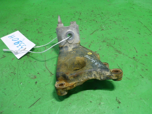 Кронштейн КПП левый