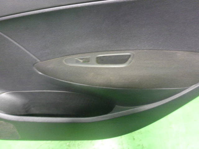 Обшивка двери задней правой