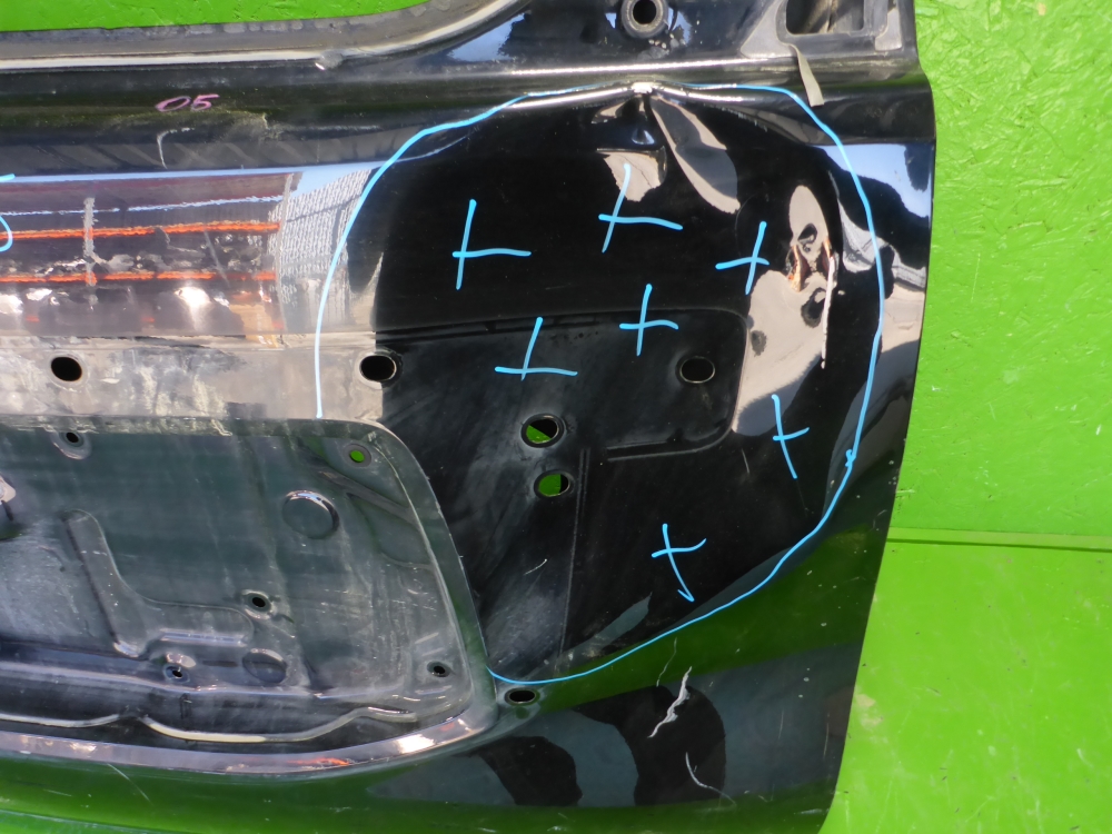 Дверь багажника