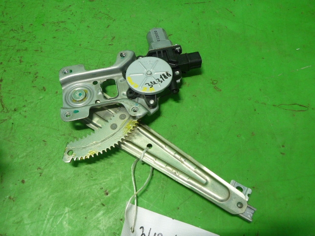 Стеклоподъемник электр. задний правый