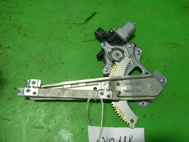 Стеклоподъемник электр. задний правый