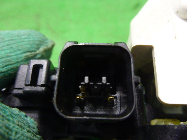 Замок двери задней левой