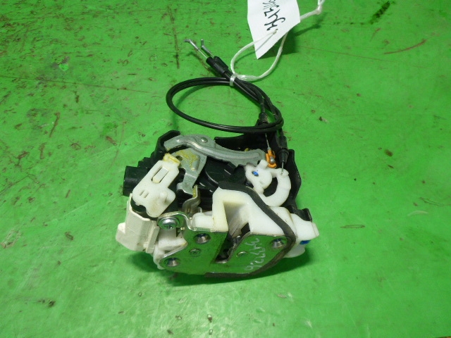 Замок двери задней правой