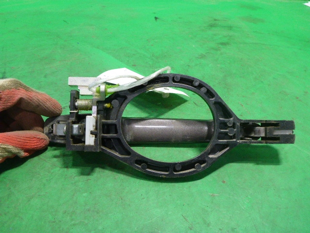 Ручка двери задней наружная левая