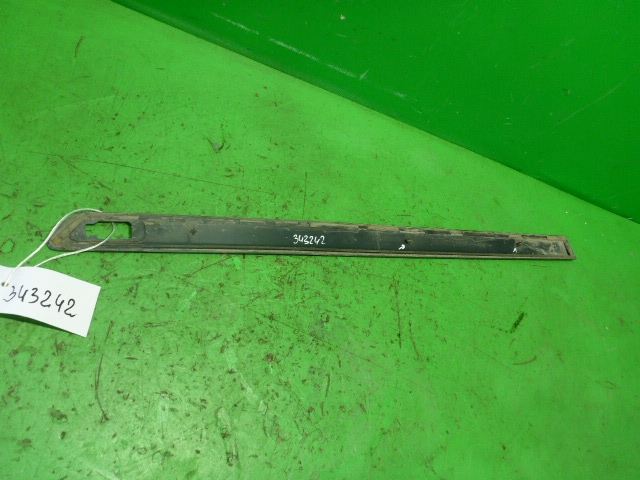 Накладка двери передней левой