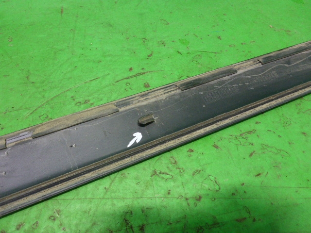 Накладка двери передней левой