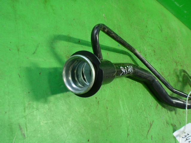 Горловина топливного бака