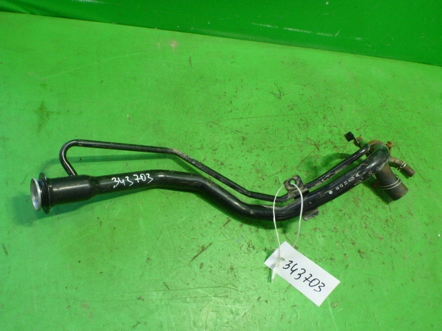 Горловина топливного бака