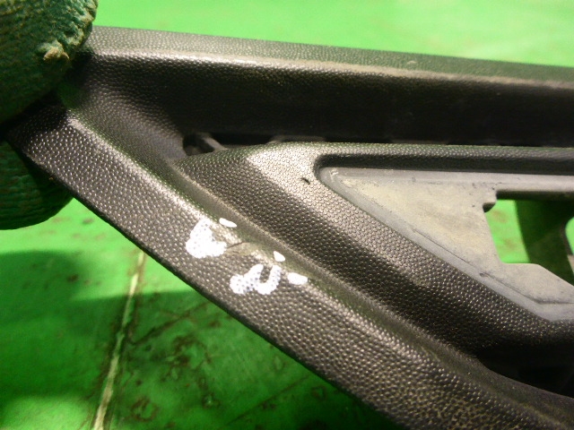 Накладка переднего крыла левого