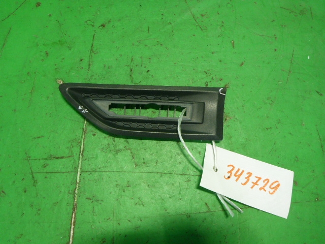 Накладка переднего крыла левого