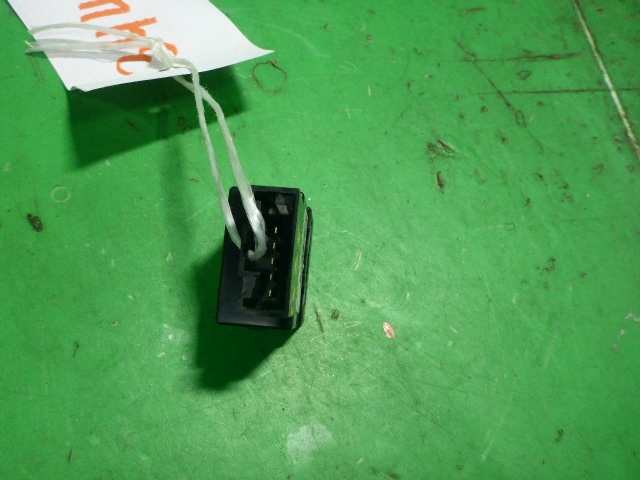 Кнопка корректора фар