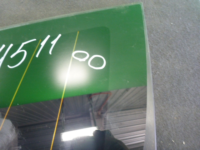 Стекло кузовное глухое правое