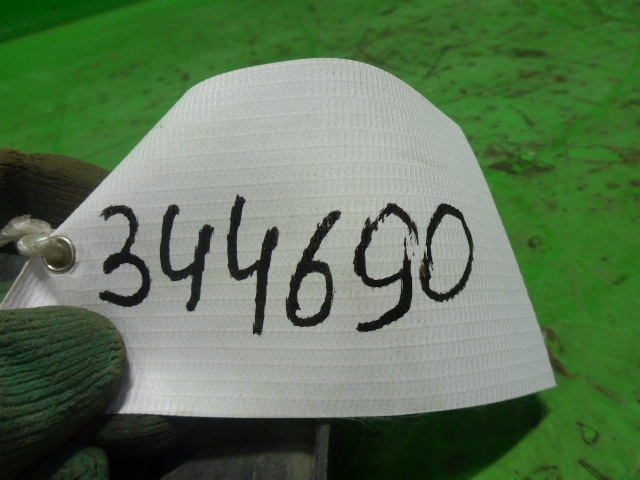 Заглушка бампера левая