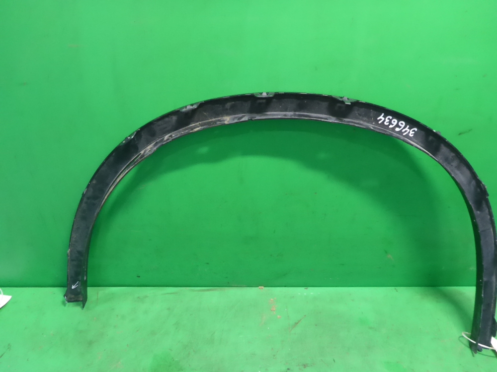 Накладка переднего крыла правого