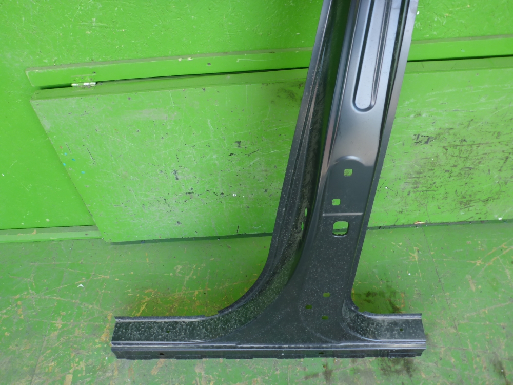 Порог со стойкой левый