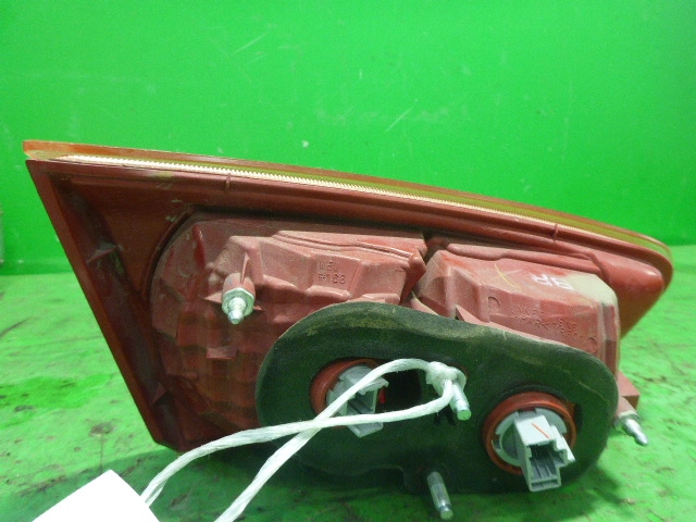 Фонарь задний внутренний правый