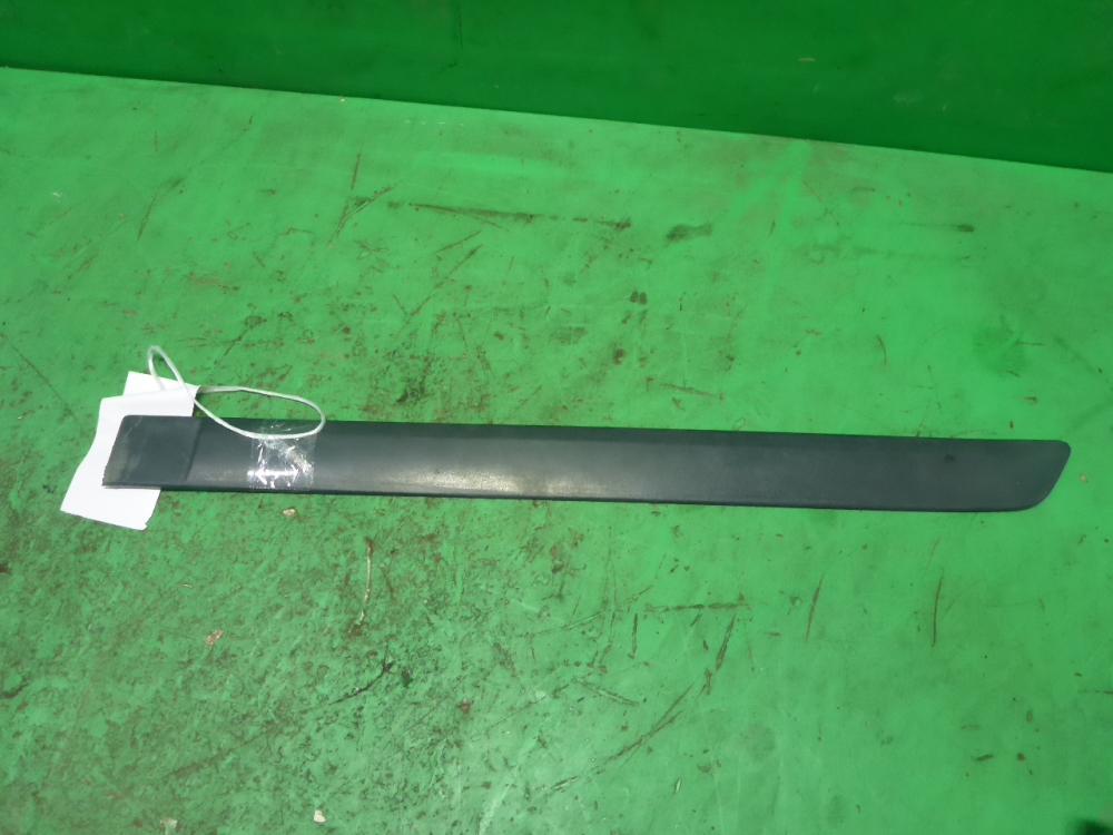 Накладка двери задней левой