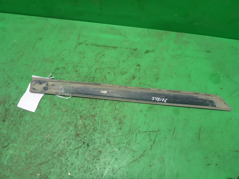 Накладка двери задней левой