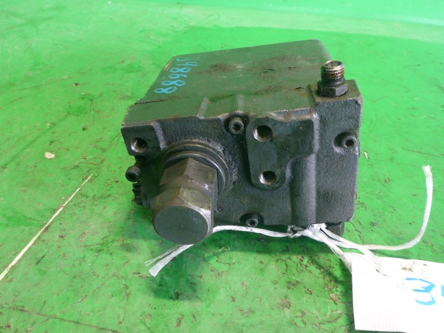 Насос подъема кабины